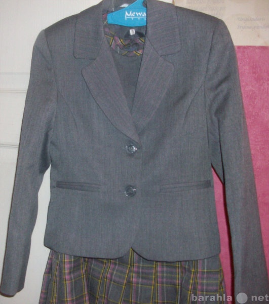 Продам: Школьный пиджак и сарафан