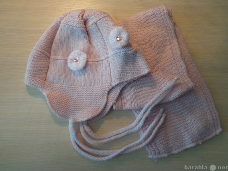 Продам: новый комплект шапка+шарф на девочку