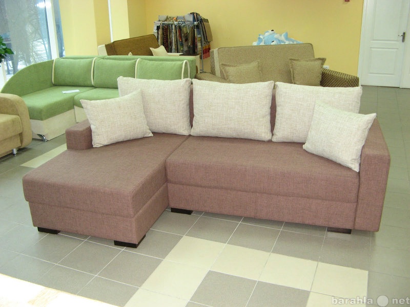Продам: Новый угловой диван на пружинном блоке