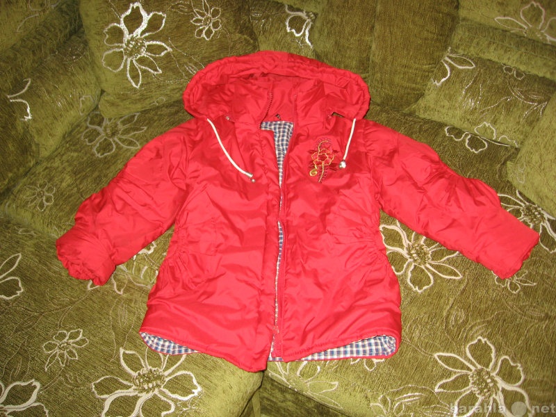 Продам: Куртка осенняя для девочки 5-7 лет