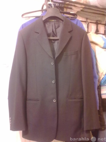 Продам: костюм мужской темно-синего цвета
