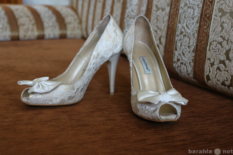 Продам: Туфли женские (свадебные)