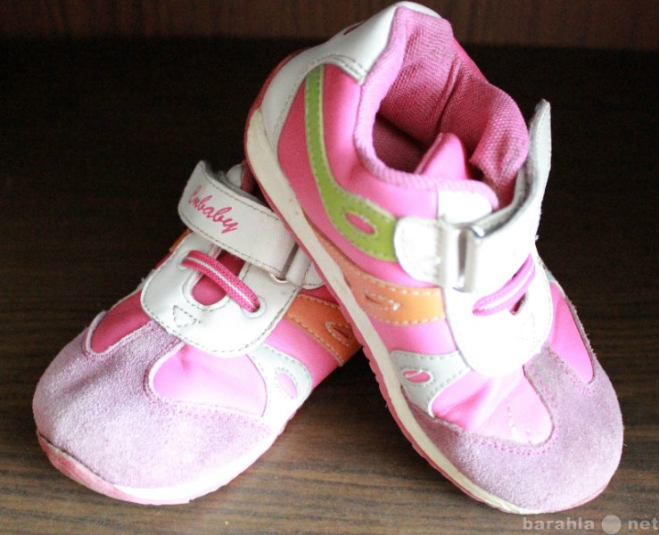 Продам: кроссовки для девочки