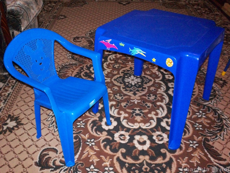 Продам: Стол + стул /пластик/