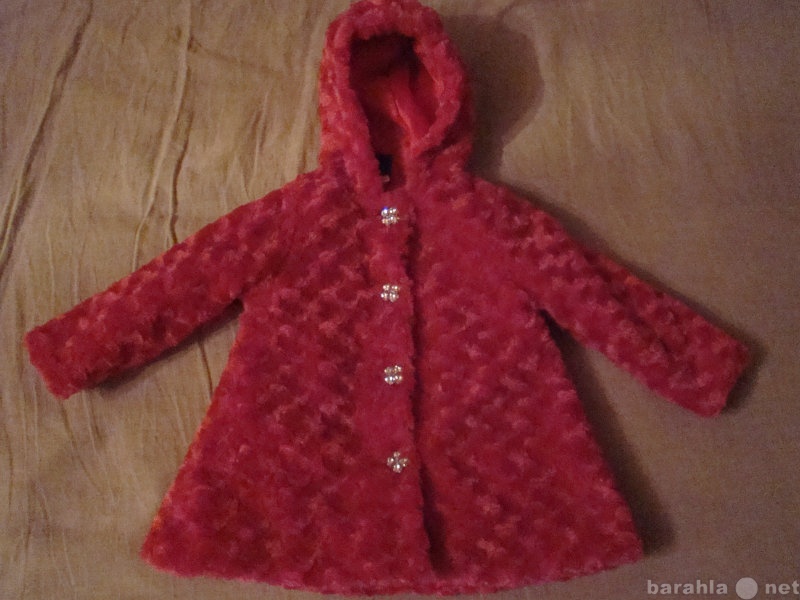 Продам: Демисезонное пальто для девочки