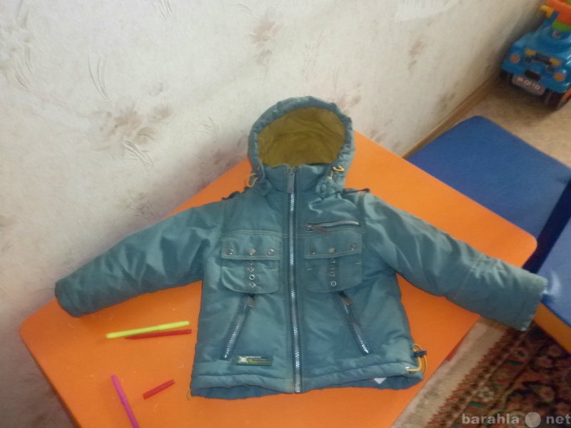 Продам: Осенняя куртка на мальчика
