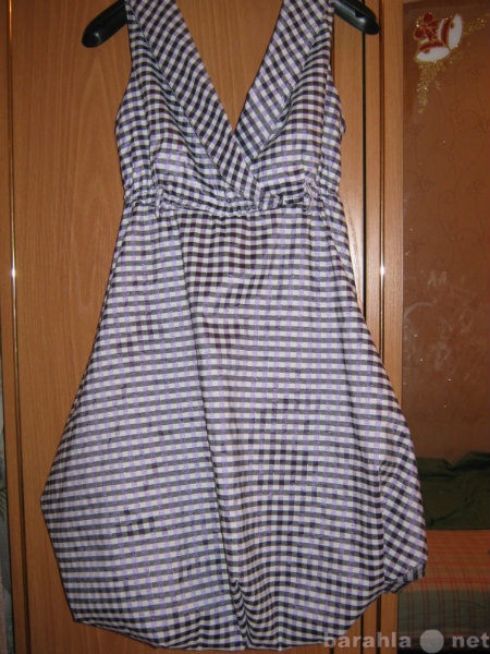 Продам: платье 42-44 размер красивое