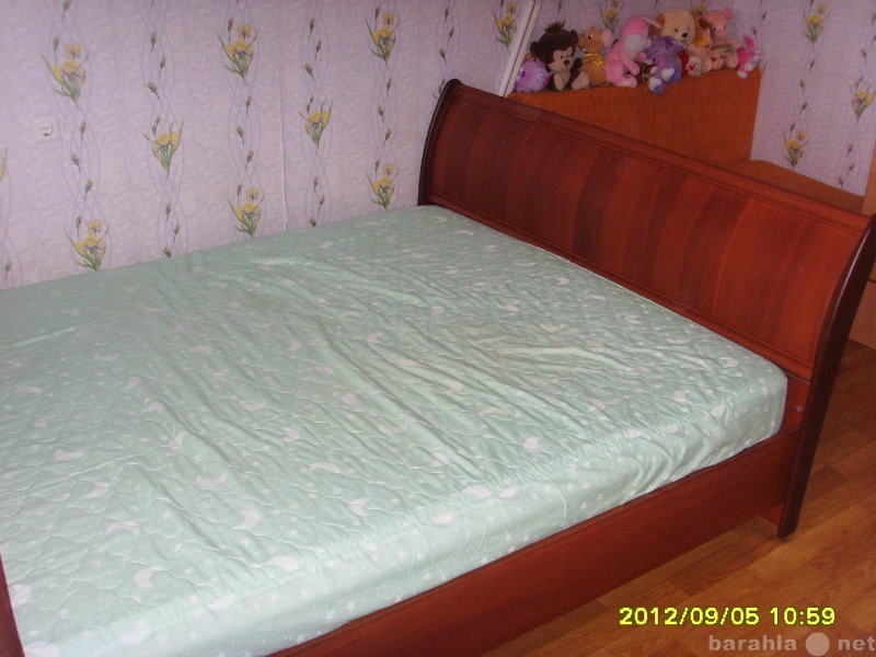 Продам: кровать 2-спальная с матрасом