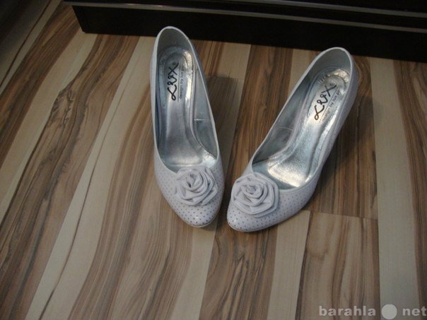Продам: туфли одевала их на свадьбу один раз