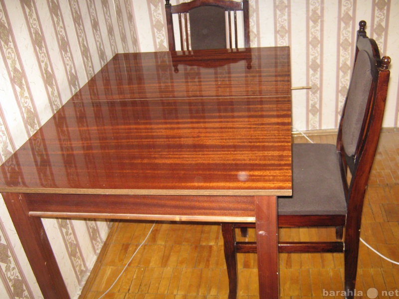 Продам: Стол раскладной и 3 стула
