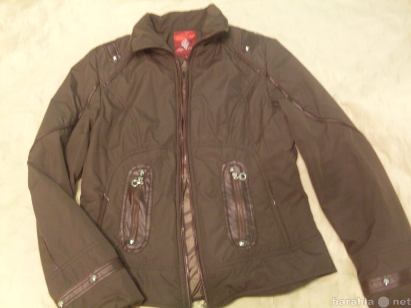 Продам: Куртка коричневая