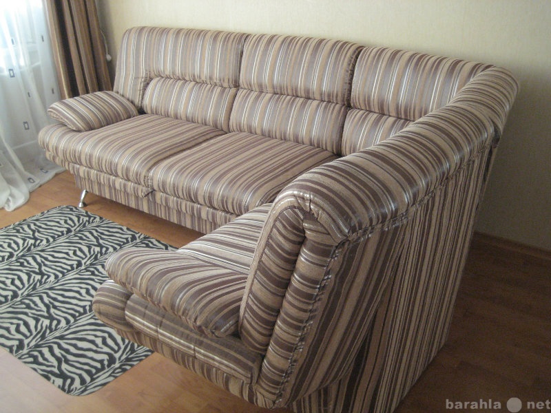Продам: Угловой диван для гостиной