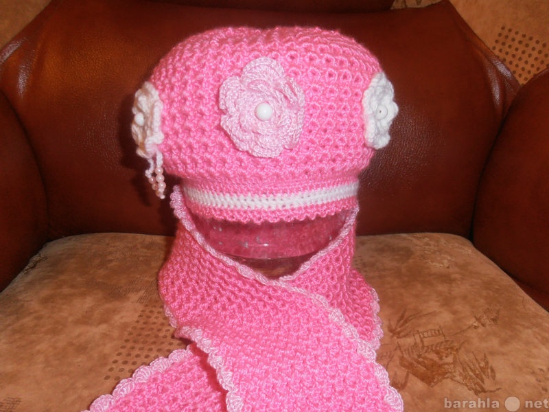 Продам: Вязанный крючком комплект шапочка и шарф