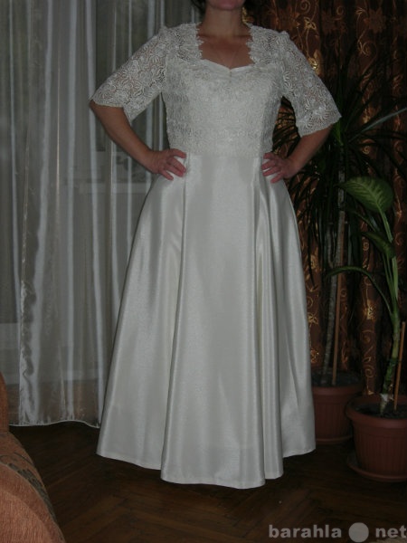 Продам: Свадебное или вечернее платье "шамп