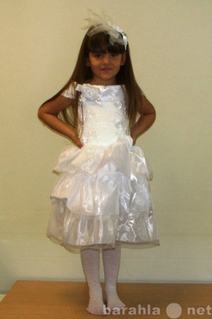 Продам: Нарядное платье для девочки 4 года