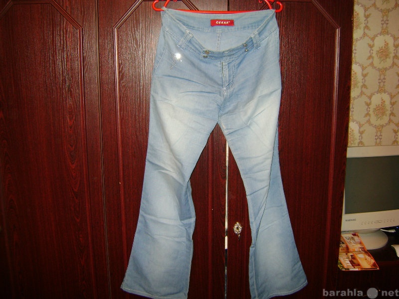 Продам: джинсы женские летние.