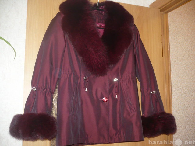Продам: Зимнюю  куртку с кроликом