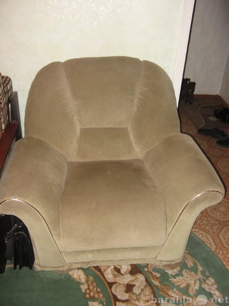 Продам: 2 мягких  кресла