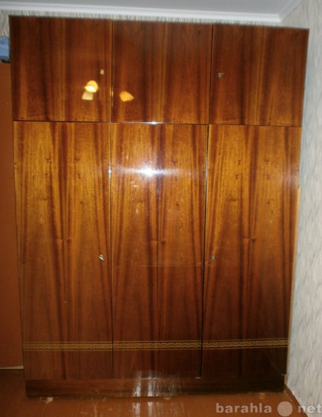 Продам: шкаф 3-х дверный с антресолью 1500х600