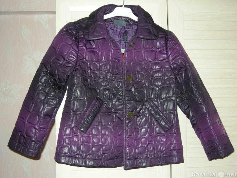 Продам: Куртка для девочки демисезонная новая