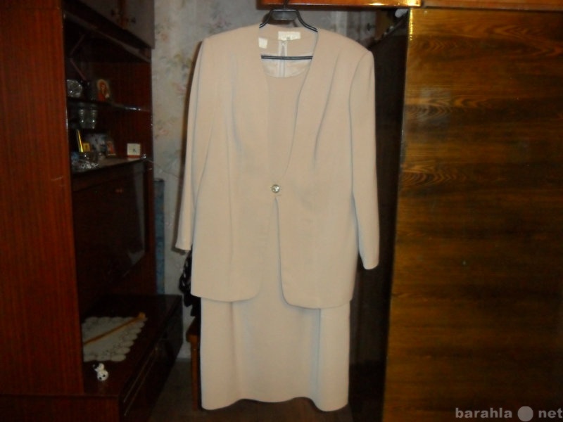 Продам: Костюм (платье с пиджаком)