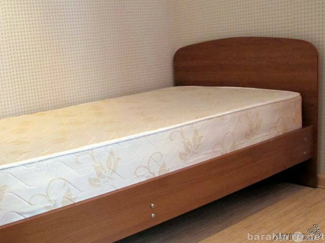 Продам: Односпальная кровать с матрацем