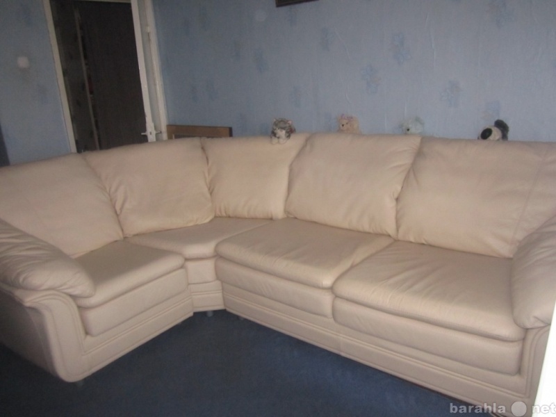 Продам: Угловой кожаный диван