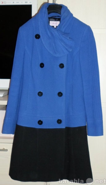 Продам: Яркое модное осенние пальто для девушки