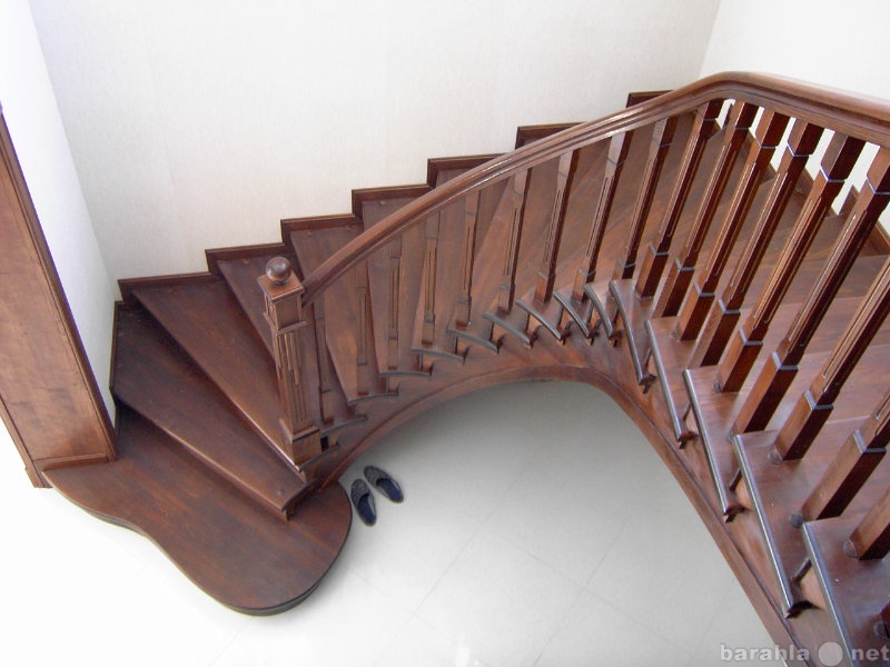 Продам: лестницы деревянные