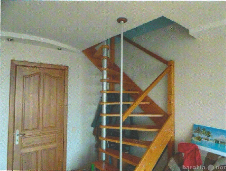 Продам: Межэтажную лестницу из массива сосны б/у