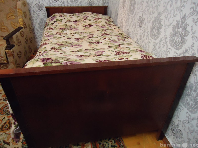 Продам: кровать полуторка