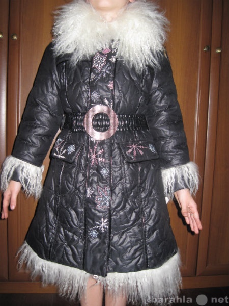 Продам: Пальто зимнее для девочки