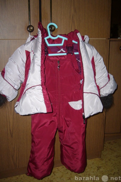 Продам: Зимняя куртка с полукомбинезоном (2-3 г)