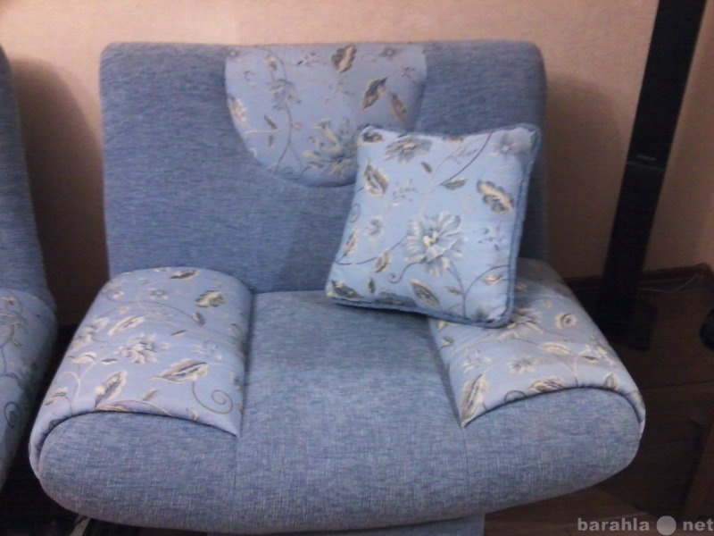 Продам: диван и 2 кресла