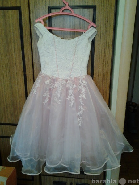 Продам: Нарядное детское платье