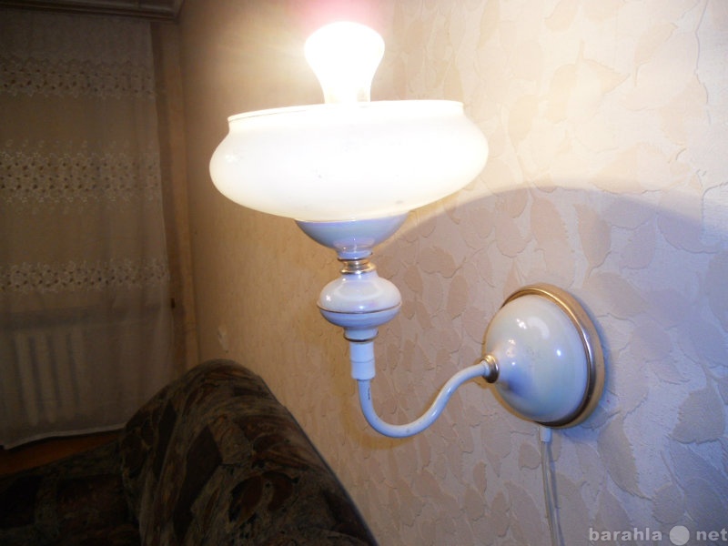 Продам: Лампа настенная