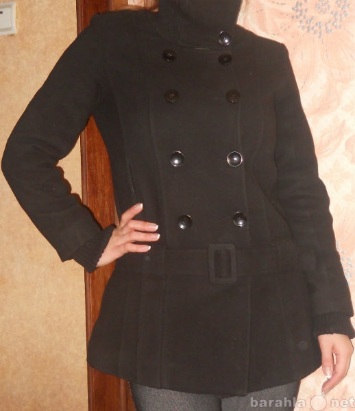 Продам: Черное демисезонное пальто
