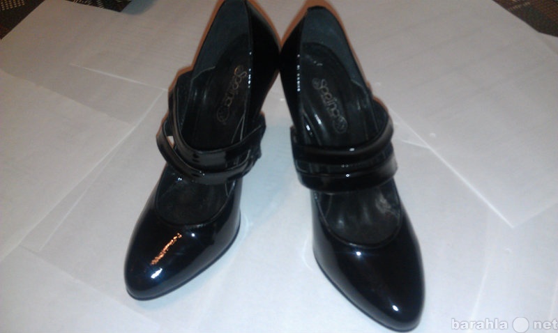 Продам: Туфли женские черные лакерованые Р 34