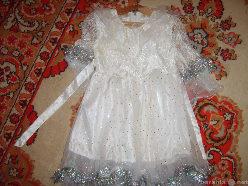 Продам: Платье "маленькой снежинки"