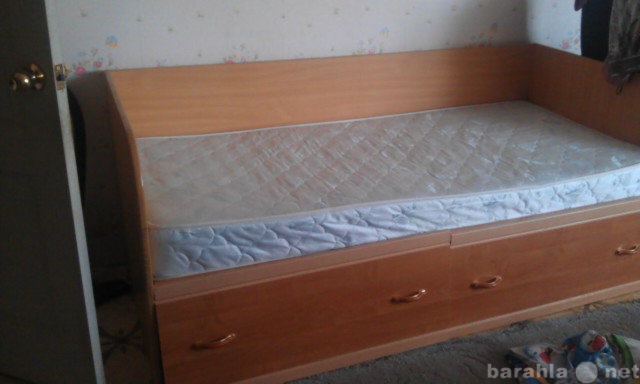 Продам: Продам кровать 1,5 спальную