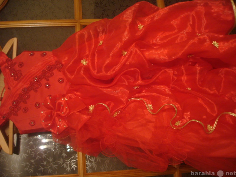 Продам: Платье для праздника рост 116-122 см.