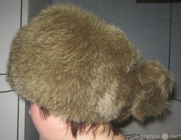 Продам: Женская зимняя меховая шапка