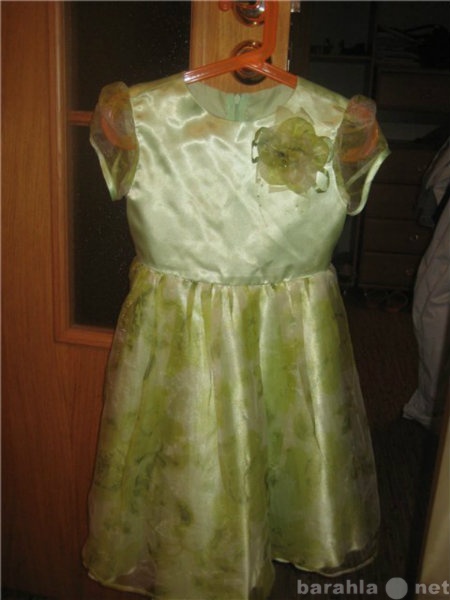 Продам: Нарядное платье 110-116 р.