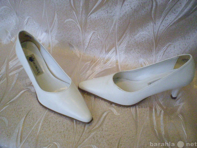 Продам: Белые туфли для Золушки