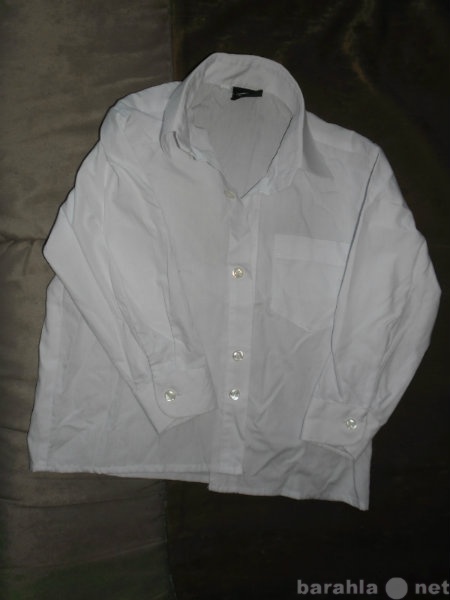 Продам: белую рубашку для мальчика