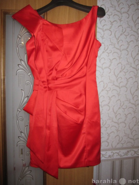 Продам: Платье Karen Millen новое
