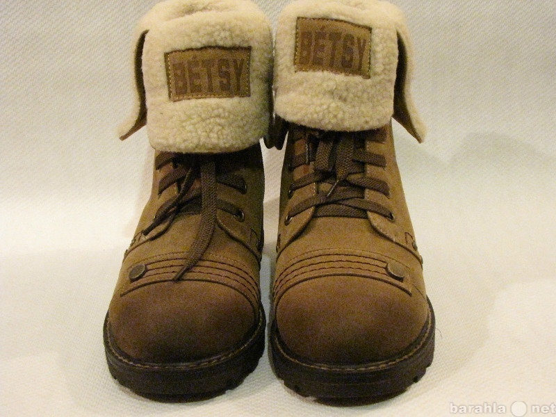 Продам: Женские ботинки BETSY
