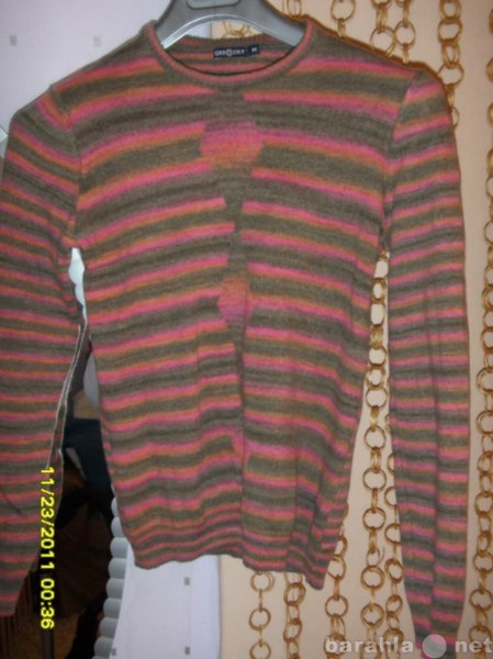 Продам: Два детских шерстяных свитера
