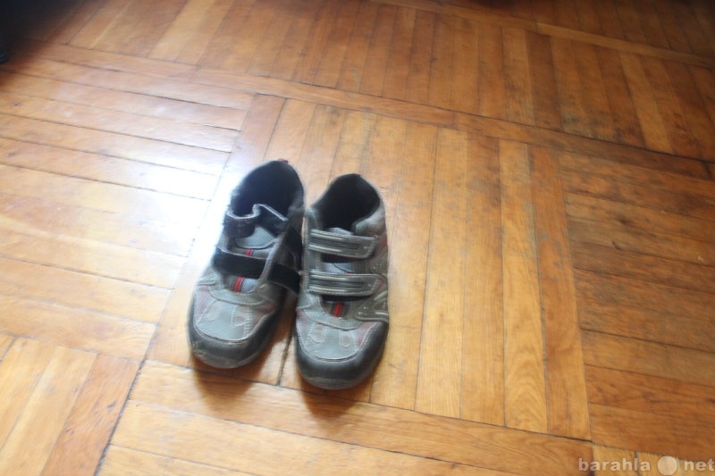 Продам: кроссовки  и сапоги на мальчика р33