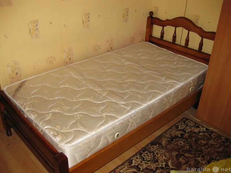 Продам: Кровать в очень хорошем состояние
